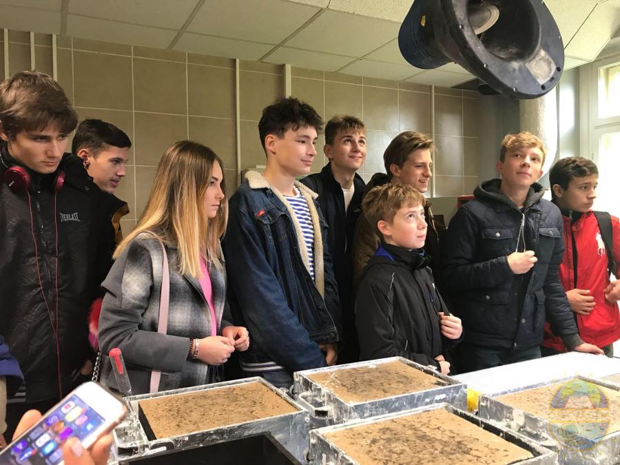 10.a klase karjeras nedēļas ietvaros 04.10.2017. apmeklēja VCA ceļu laboratoriju